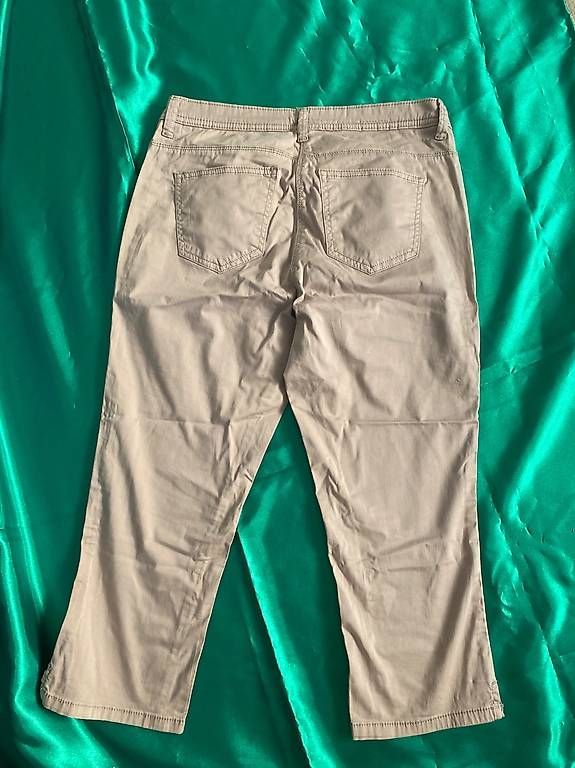 Pantaloni: Tom Tailor Caprihose 36 – Usato da St. Gallen venduto da Konstanza 1