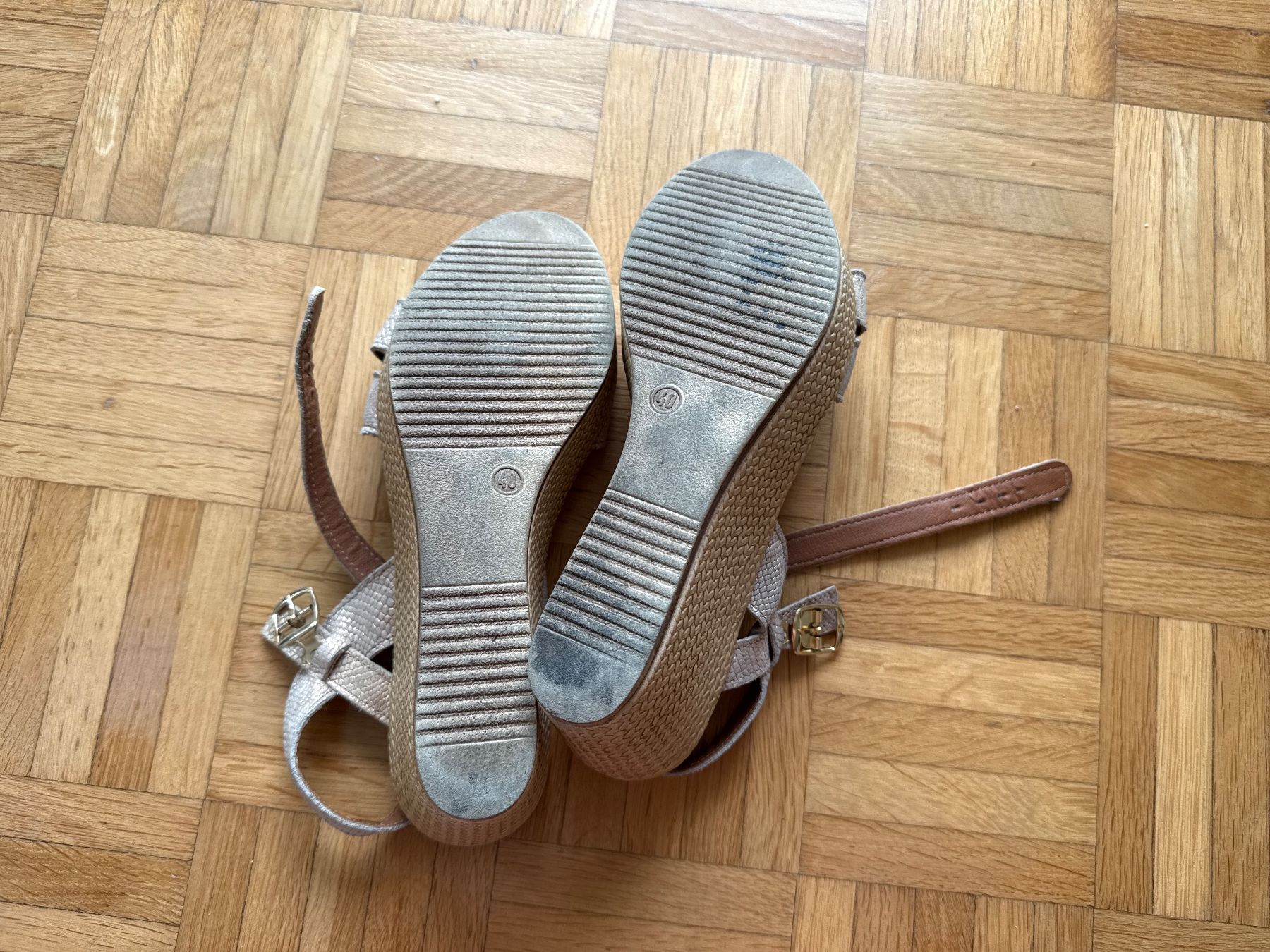 Scarpe da donna: Sandalen 40 – Usato da Horgen venduto da linuxrp 3