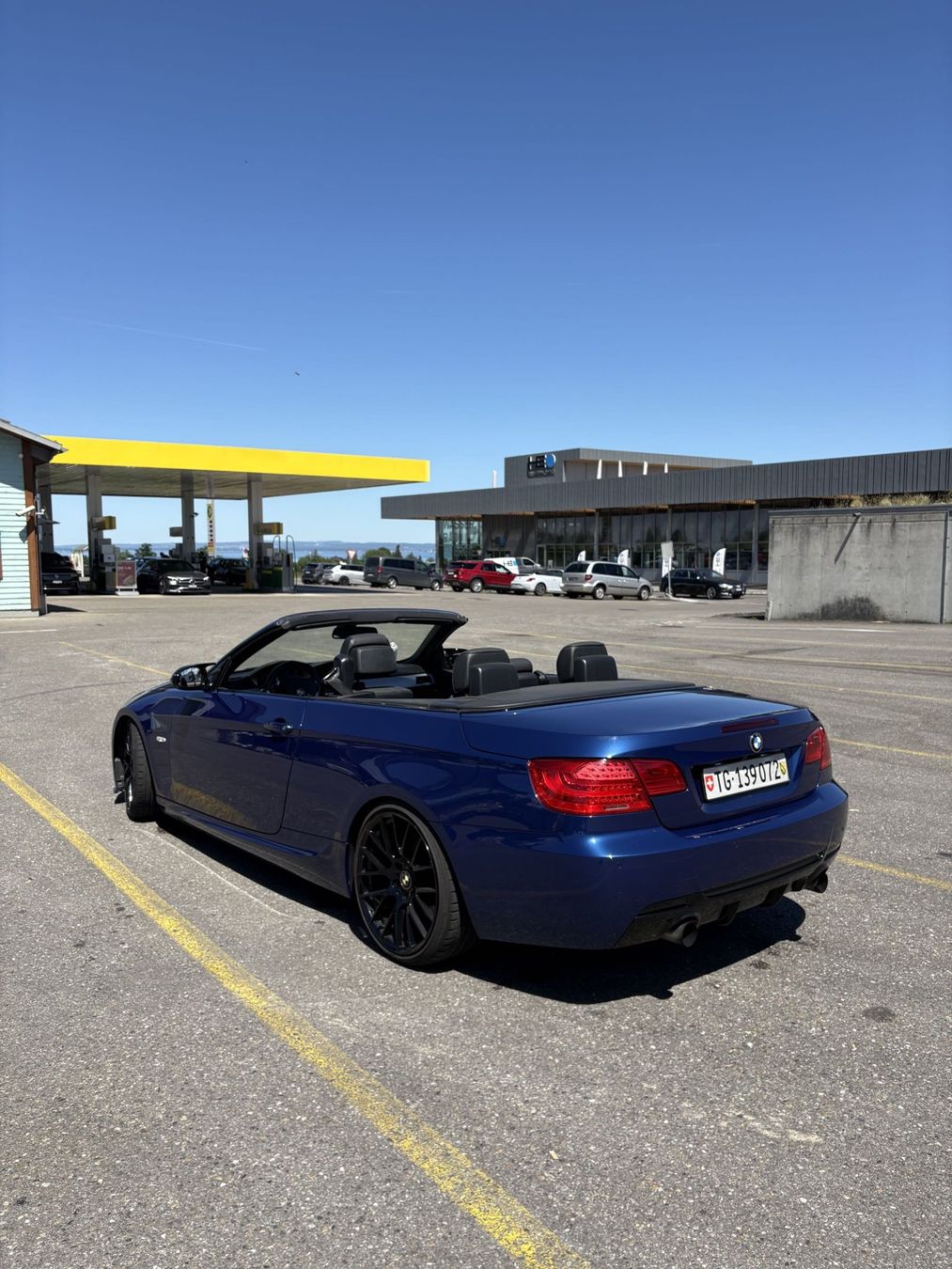BMW Autos: Einzigartiger BMW 335i e93 in Le mans bleu! – Gebraucht aus Romanshorn von Mitho3 5