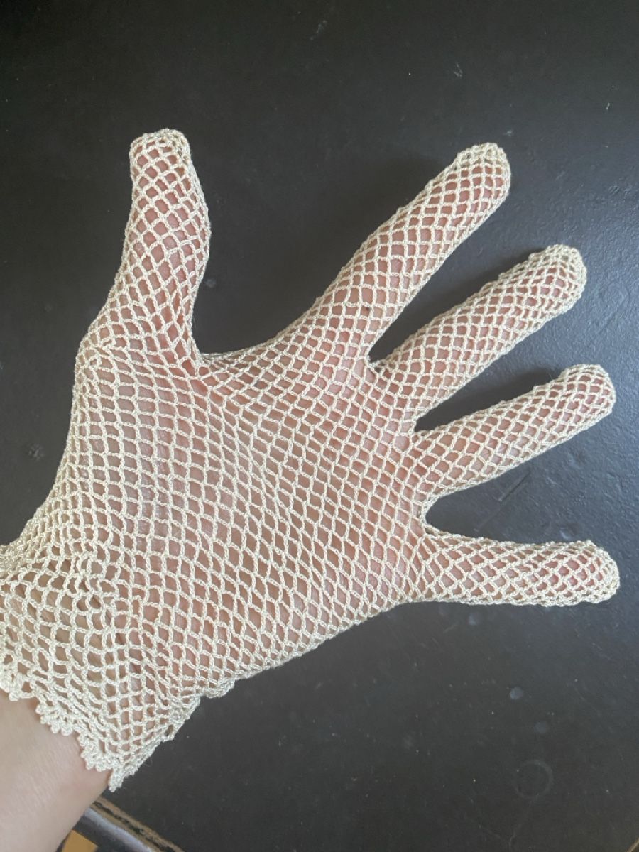 Handschuhe & Handstulpen: Gehäkelte Vintage Handschuhe – Gebraucht aus Zürich von frgr