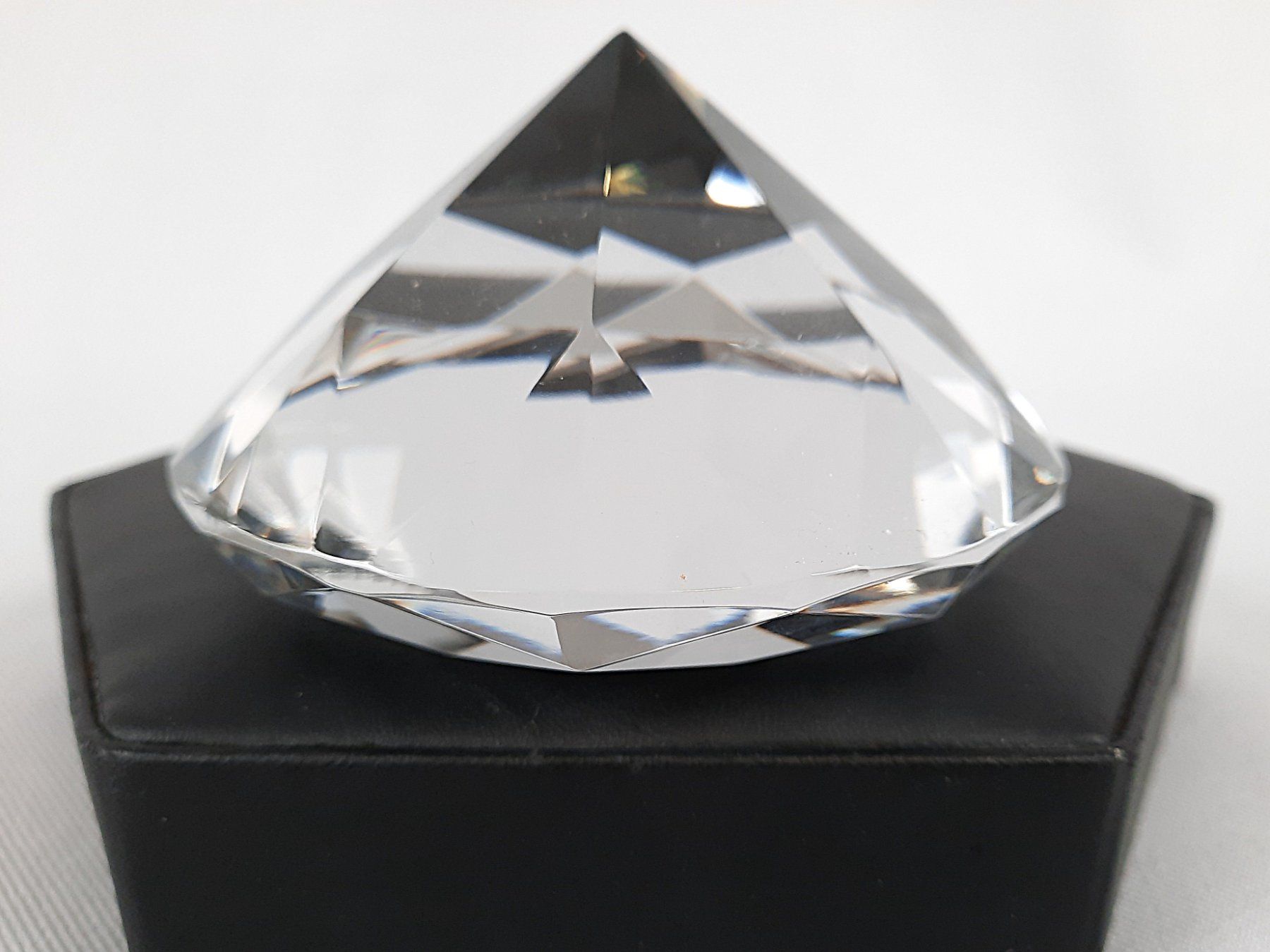Gläser: 2 Glasdiamanten weiss – Gebraucht aus Beinwil am See von Restwert_Beinwil 3