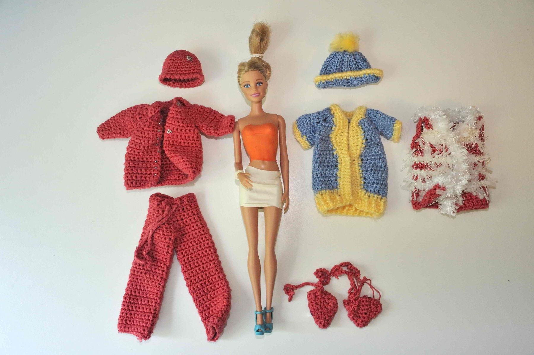Puppen: Barbiepuppe mit Kleidern – Gebraucht aus Schwerzenbach von floridan 2