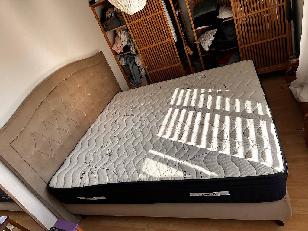 Betten: Bett mit Matratze – Gebraucht aus Ebikon von mir_q97p 1
