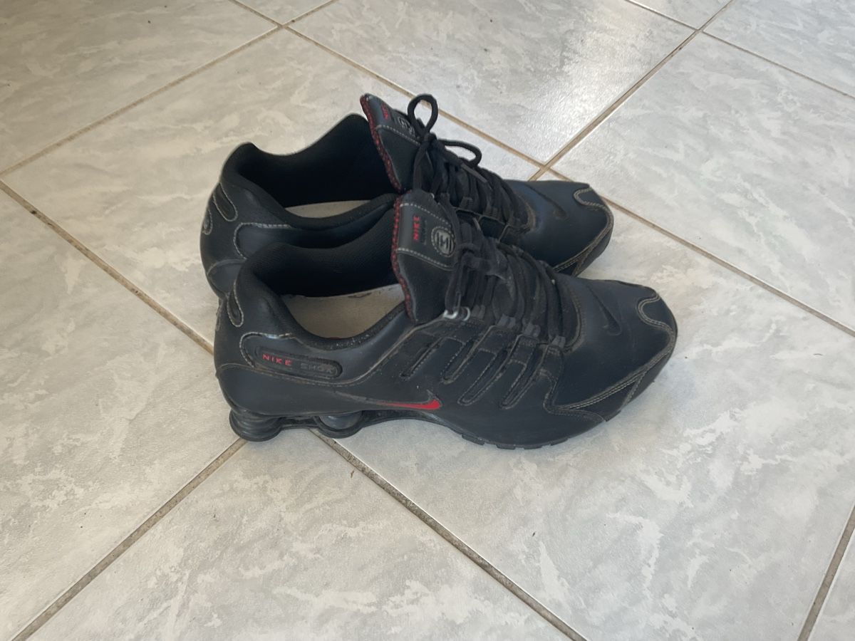 Nike Herrenschuhe: Schwarze Nike SHOX Schuh – Gebraucht aus Niederhasli von Neo220 1