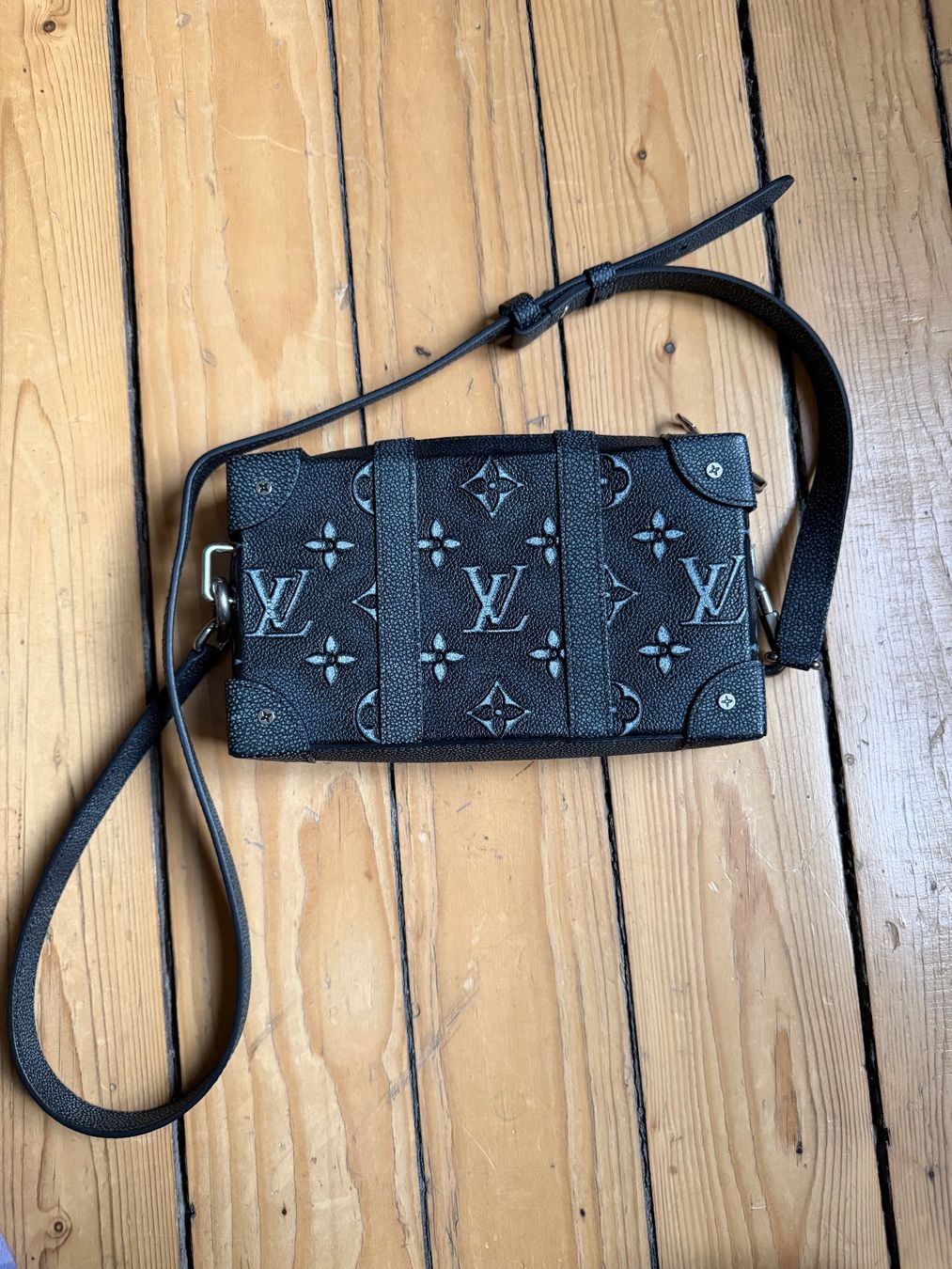Borse: Louis Vuitton Black Leather Box Trunk Bag – Nuovo (secondo la descrizione) da Zürich venduto da Romjana