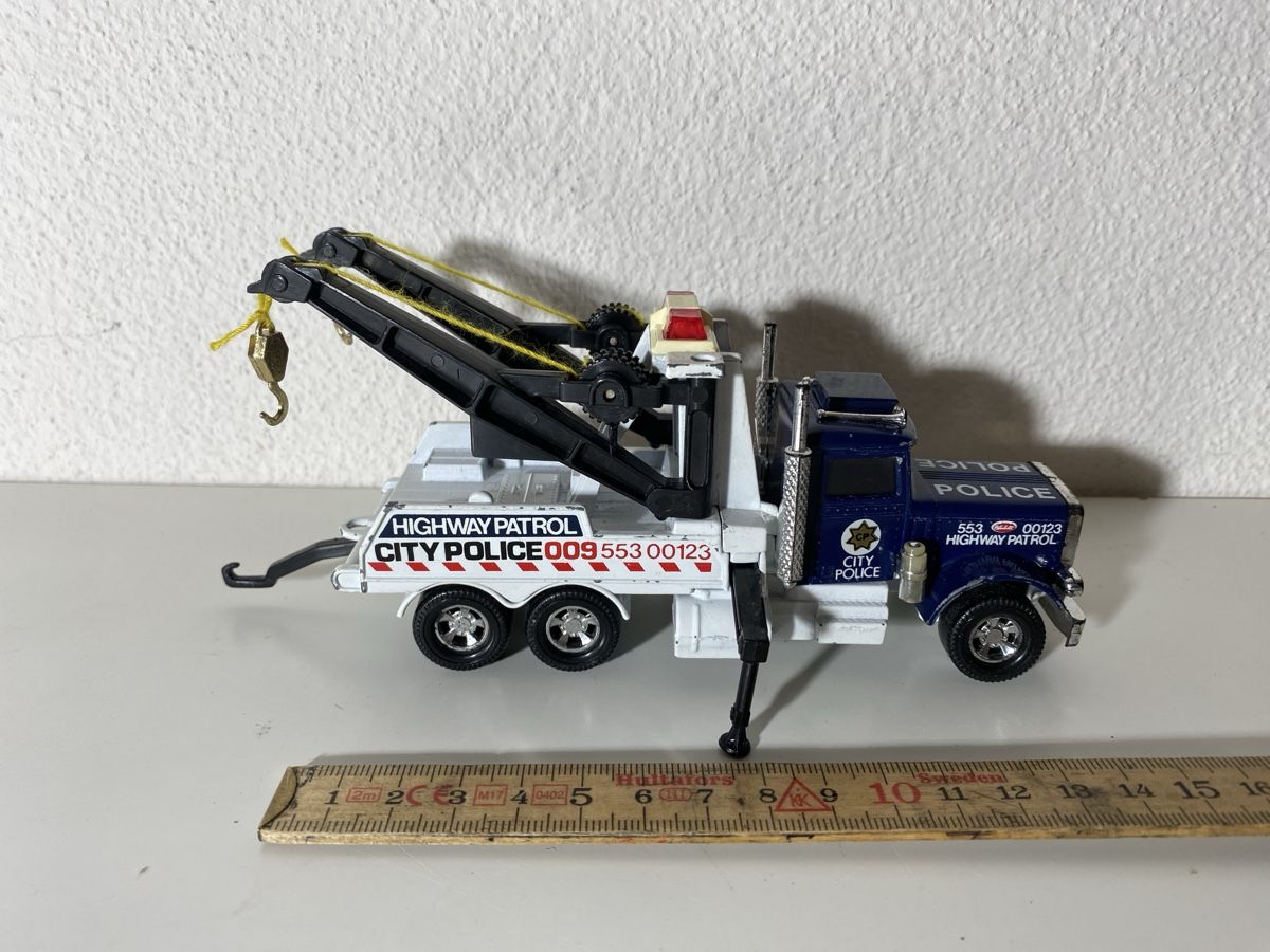 Matchbox Modellini d'auto: Matchbox Abschleppwagen Police  – Usato da Winterthur venduto da ben_9vxx