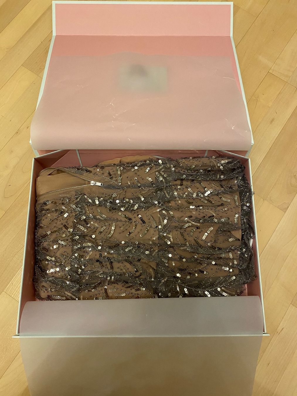 Self-Portrait Kleider: Self-portrait sequin mini dress NEW – Neu und originalverpackt aus Kilchberg ZH von roz_qcj7 5