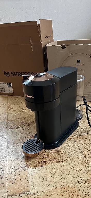 Nespresso Macchine per caffè & Macchine per espresso: Kaffeemaschine Vertuo Next Premium Gold – Usato da frenkendorf venduto da Gbuser5