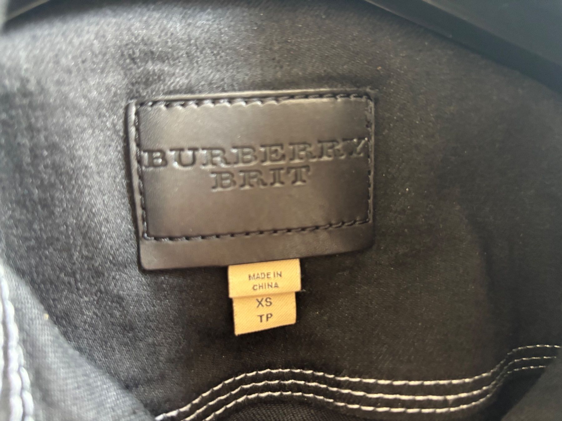 Burberry Jacken: BURBERRY  Jeansjacke schwarz elastisch 34 – Gebraucht aus Herrliberg von mayfi 7