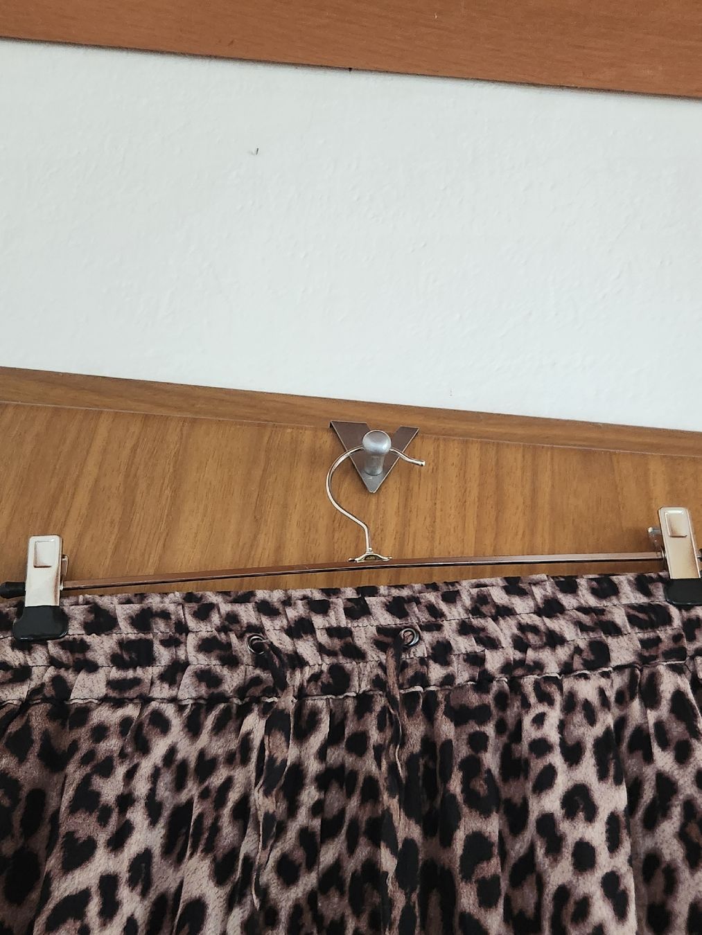 Pantaloni: Pantalon  Bel Air léopard taille T1. – Usato da Niedergösgen venduto da Eva2410 2