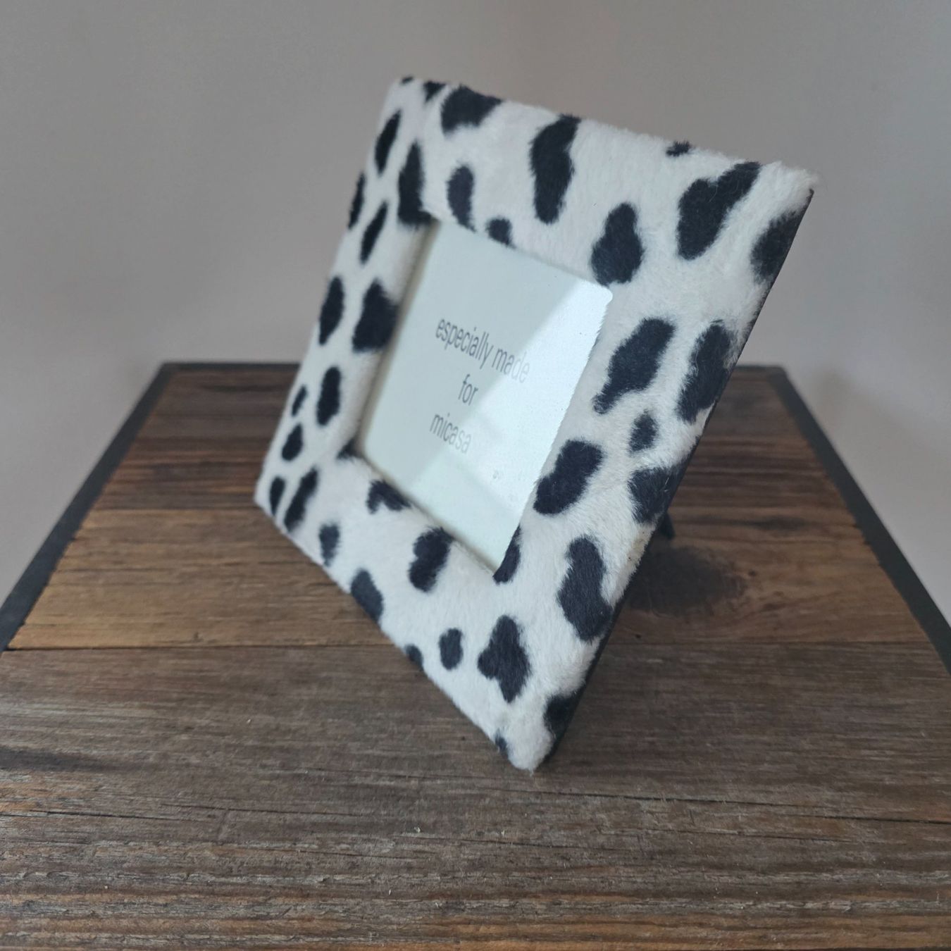 Micasa Cornici: 🐸 BILDERRAHMEN KUNSTFELL LEOPARD WEISS – Nuovo (secondo la descrizione) da Môtier (Vully) venduto da Frogs 5