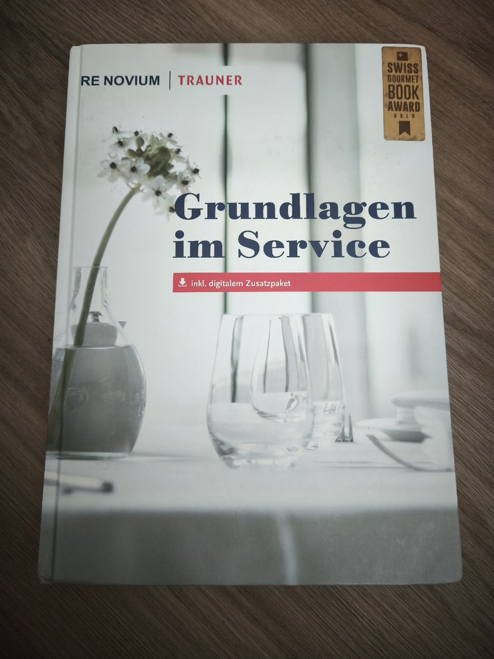 Livres: Lehrbücher für den Service – D'occasion à Gossau SG par rahel.schwendimann 1