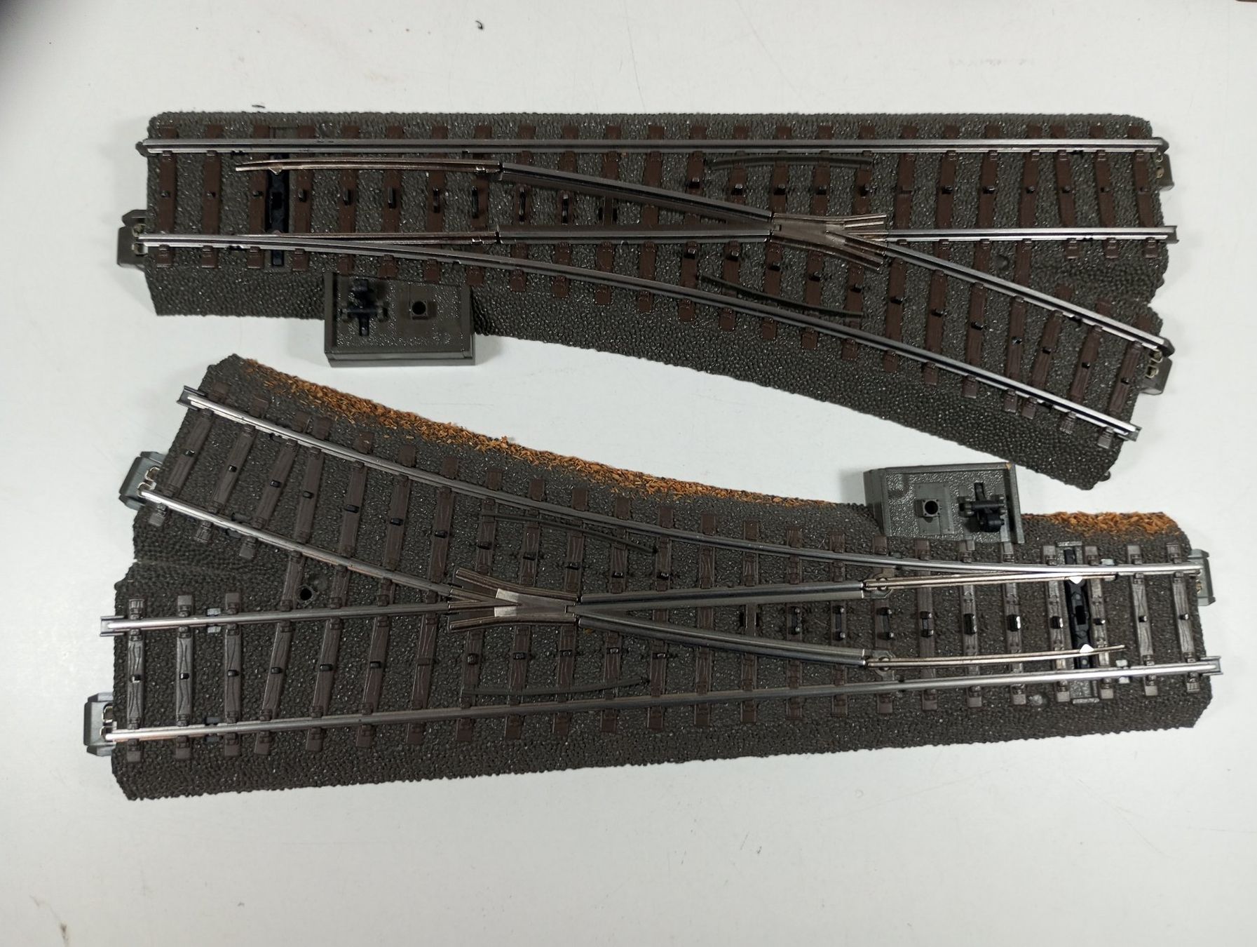 Märklin Modelleisenbahnen: Märklin C: 8 x Weichen / aiguillages – Gebraucht aus Fontaines NE von waterfoot 1