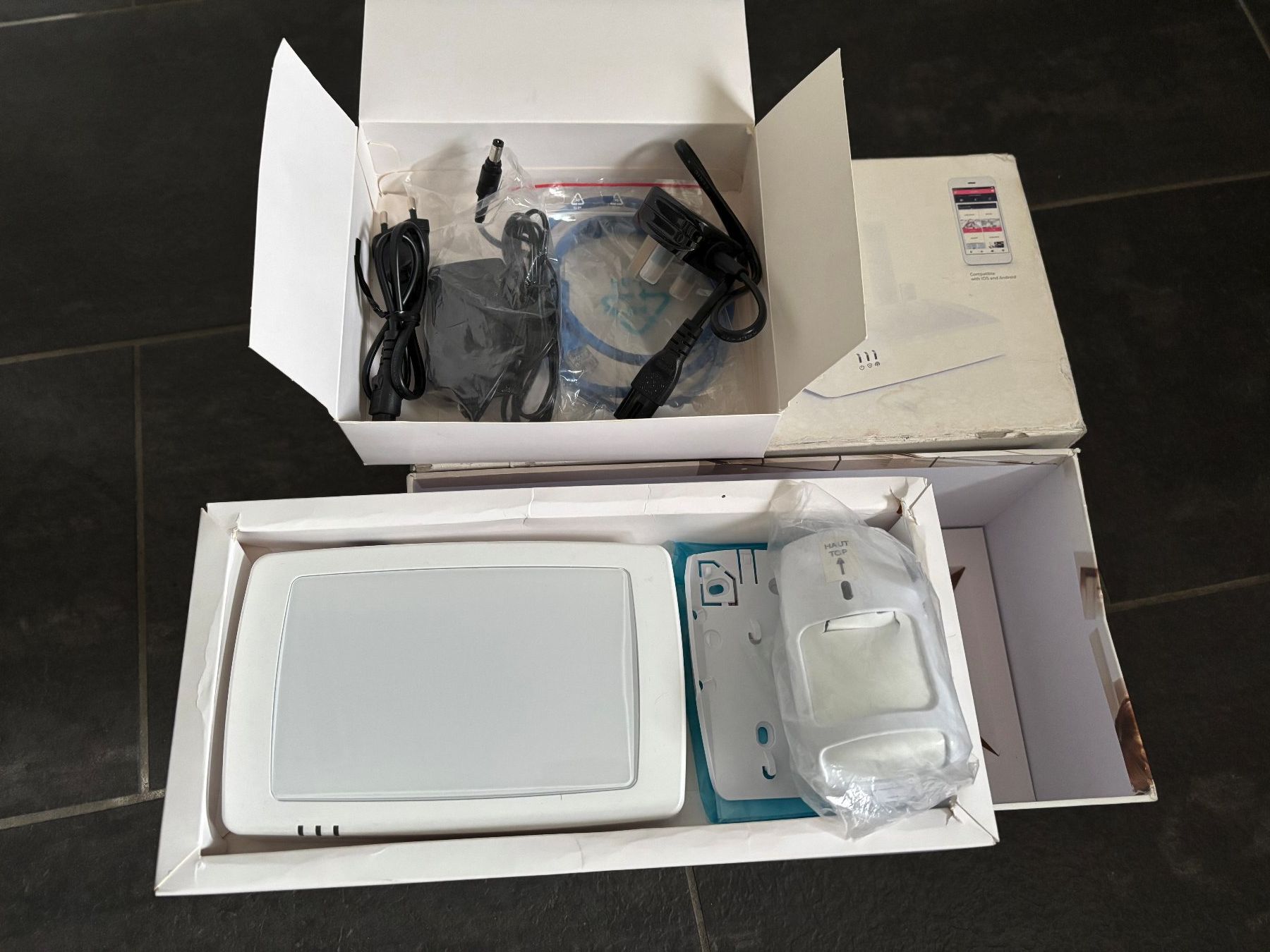 Honeywell Sistemi d'allarme: Honeywell Evo Home Smart Wireless Home Security Kit HS911S – Usato da Lugnorre venduto da serge.morgenegg 1