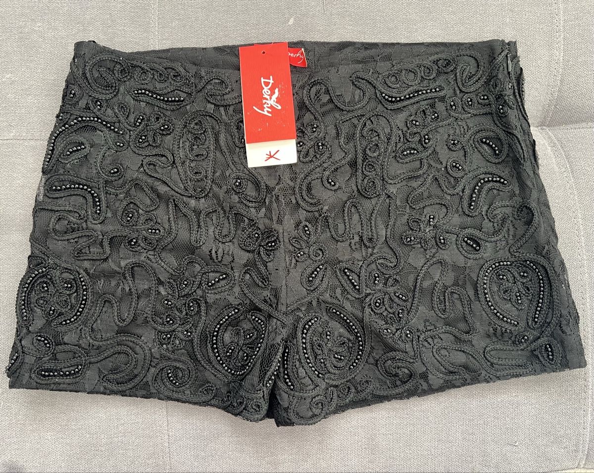 Pantaloni: Short dentelle noire brodé Derhy – Nuovo e nell'imballaggio originale da Ropraz venduto da Angy.ruiz