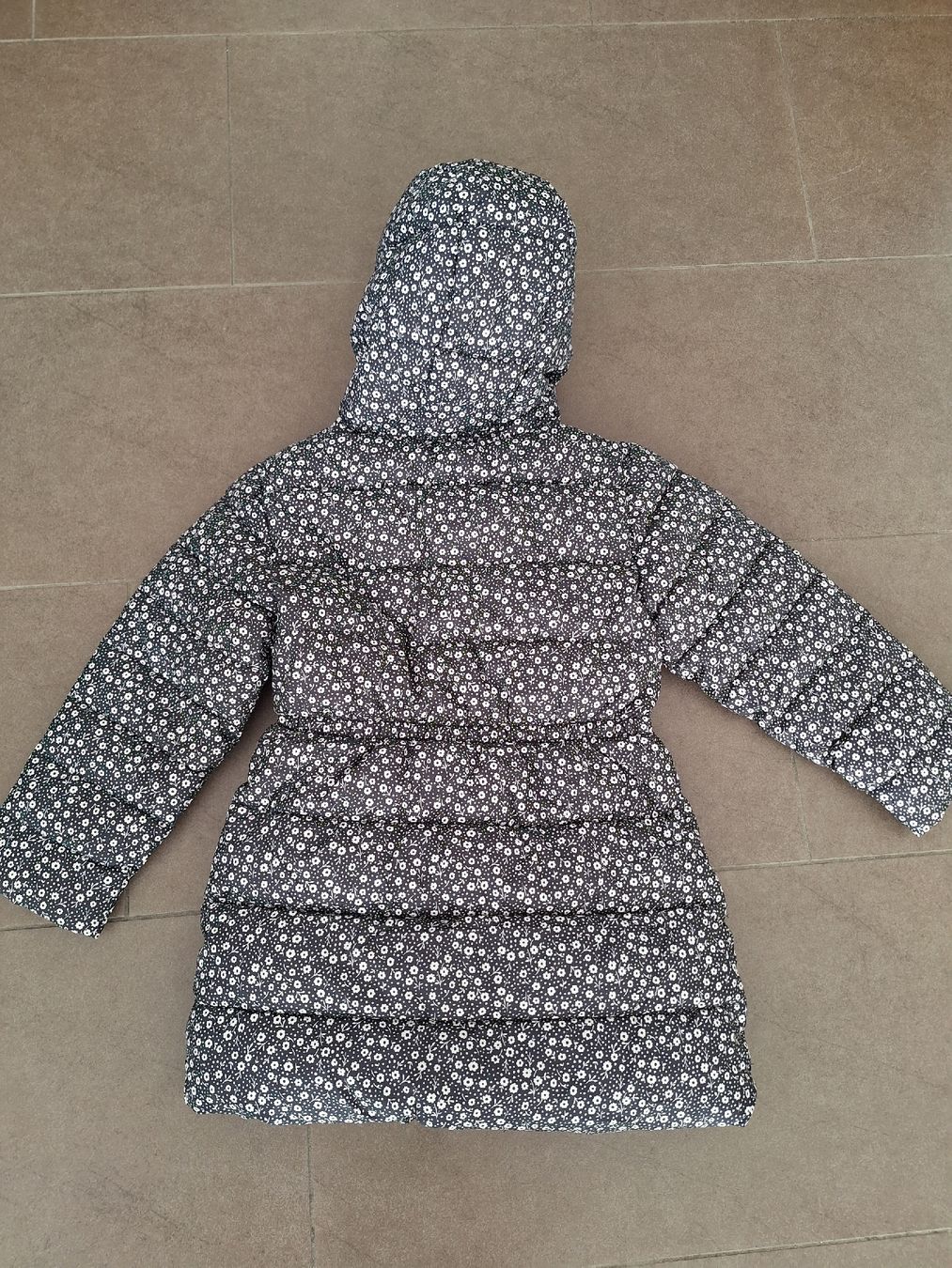 Mango Giacche & Cappotti: Mädchen Winterjacke Mantel von Mango Gr. 122 Blumenmuster – Usato da Brugg AG venduto da ahauserd 2