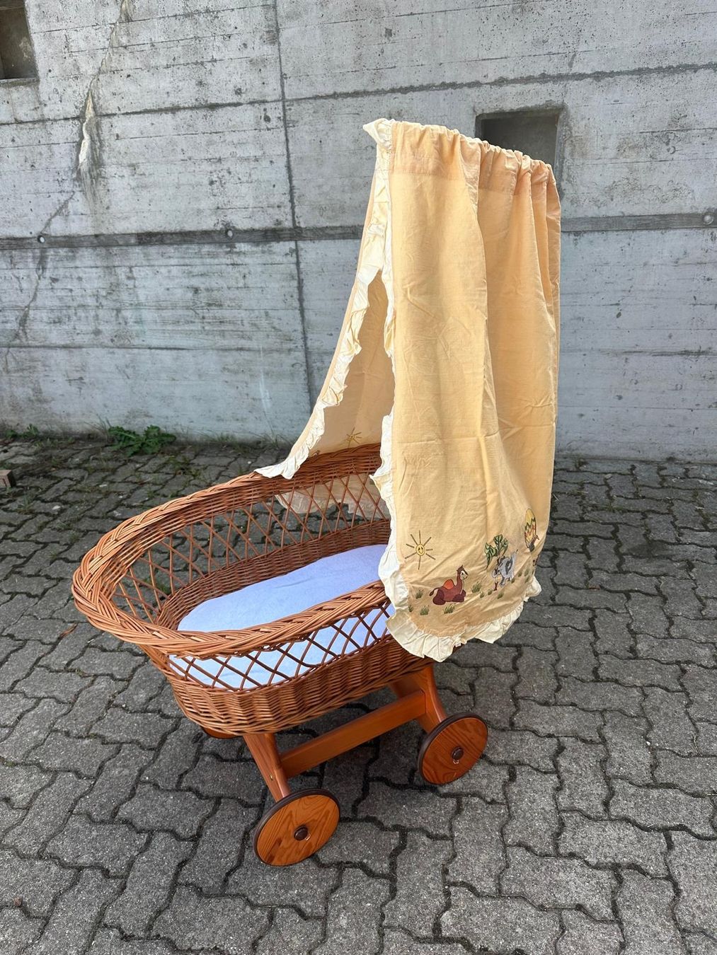 Berceaux: Stubenwagen – D'occasion à Walterswil BE par Baeri939
