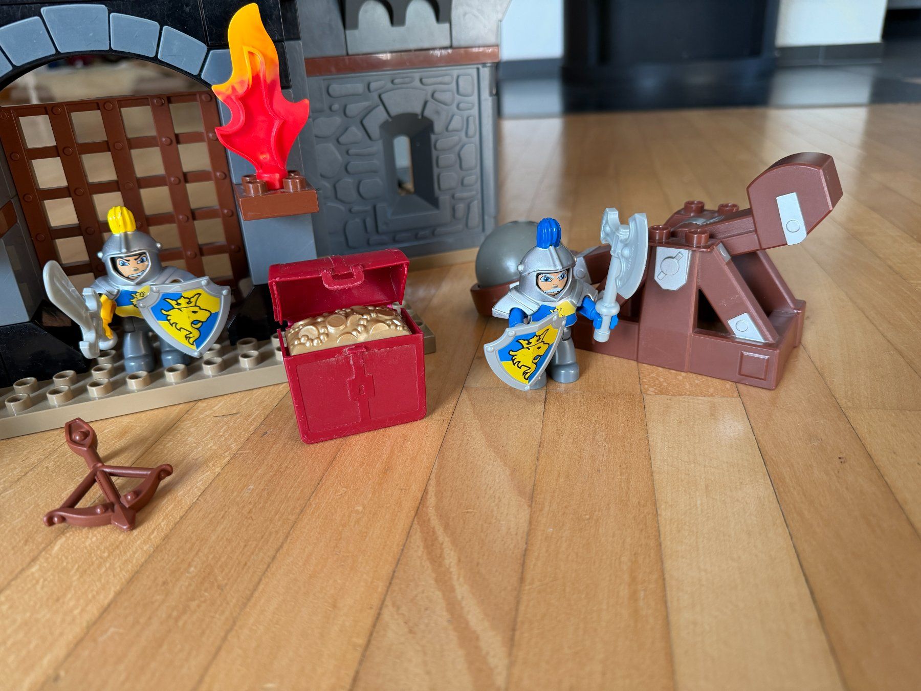 Lego Spielzeuge: Lego Duplo Ritterschloss 4777 – Gebraucht aus Häggenschwil von fourtime 2