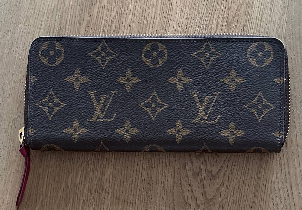 Louis Vuitton Portamonete: Louis Vuitton Zippy Wallet (Monogram) – Usato da Aarburg venduto da nic_8jr7