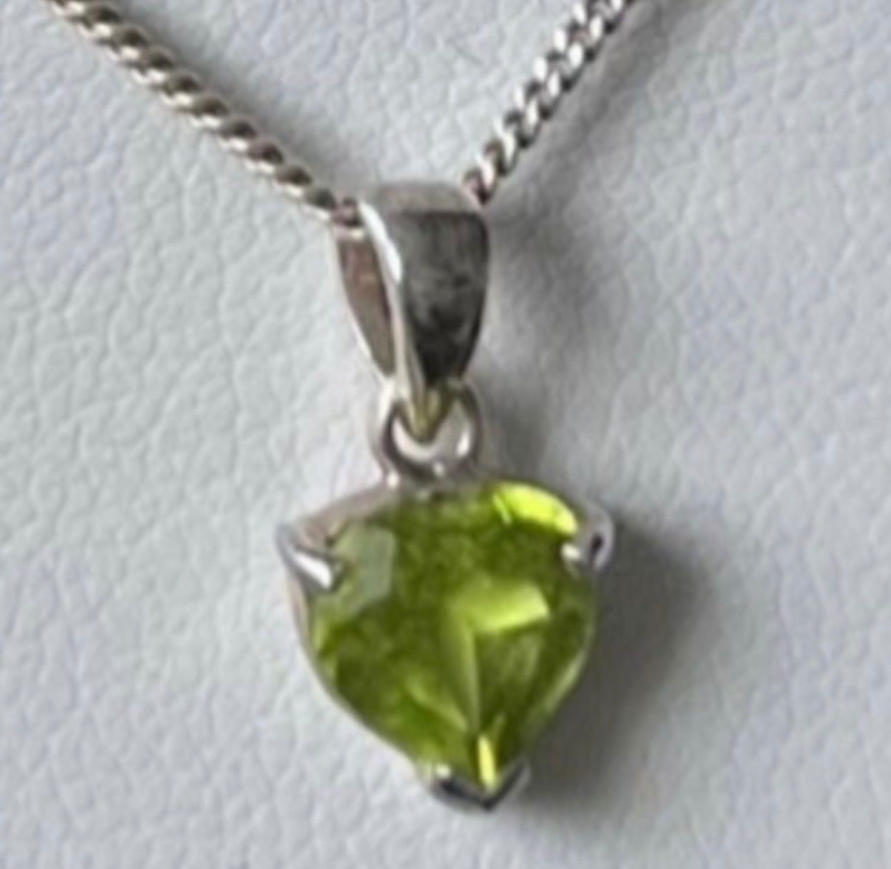 Catenine: Collier en argent avec une pierre de péridot verte – Nuovo (secondo la descrizione) da Vuisternens-Romont venduto da gol_xp6p 5