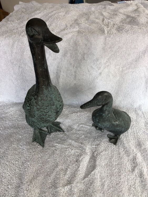 Handbemalte Holzenten Mit Badeanzug - 25 Cm Deko-Paar Aus Nachhaltigem Holz