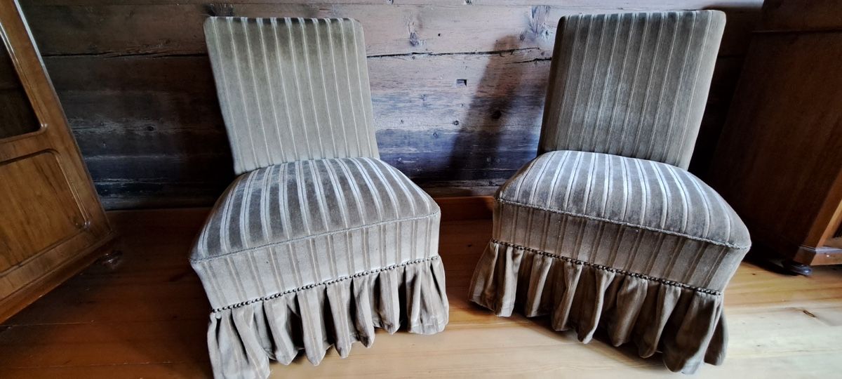Sessel: 2 bezogene Sessel  – Gebraucht aus Grindelwald von juliabohren