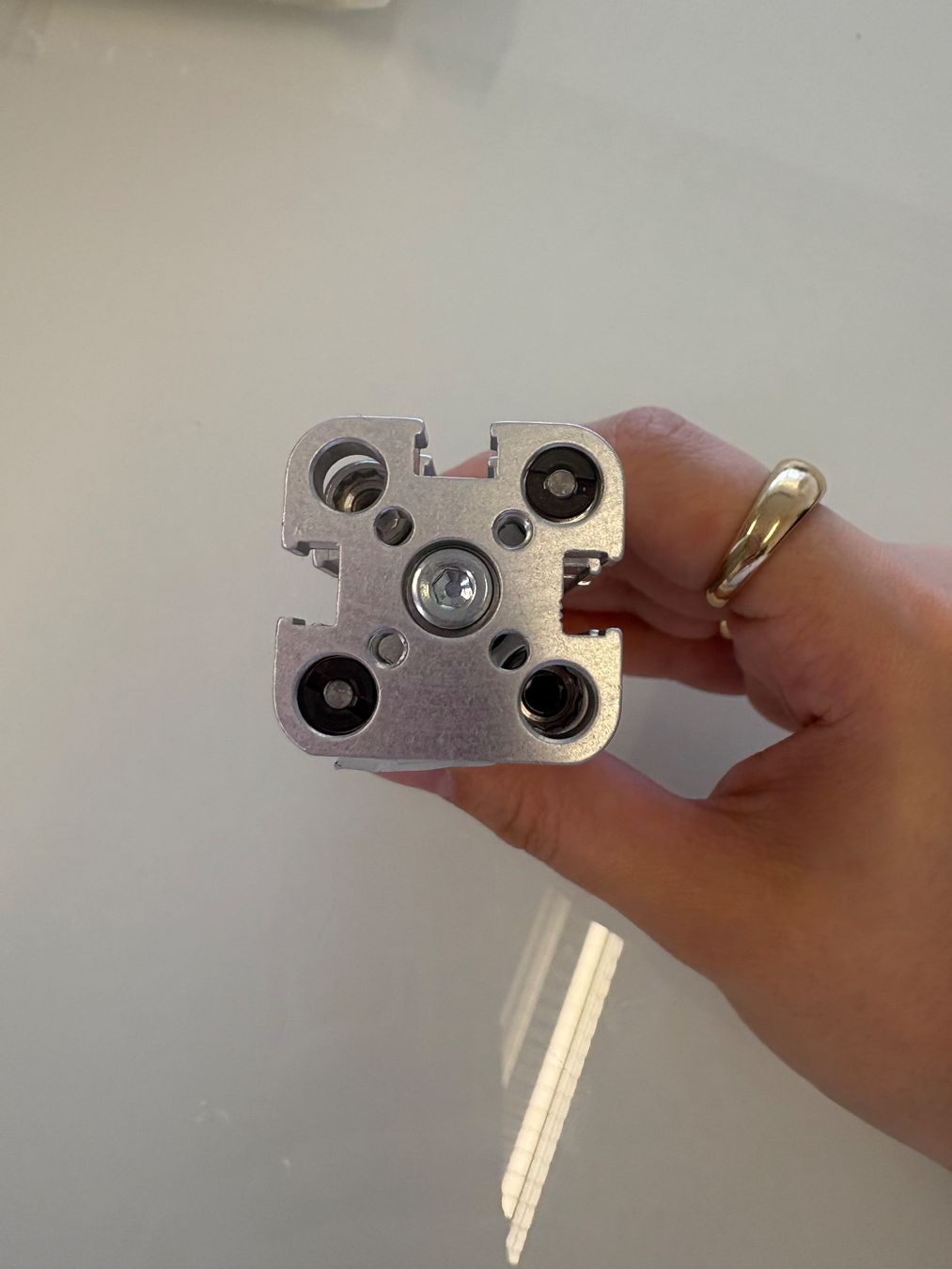 Altri prodotti elettronici: Kompaktzylinder ADVUL-16-30-P-A-S2 – Nuovo e nell'imballaggio originale da Hedingen venduto da Luana02 1