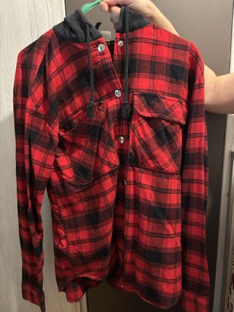 Herren Hemd mit Kapuze rot schwarz kariert Grösse M