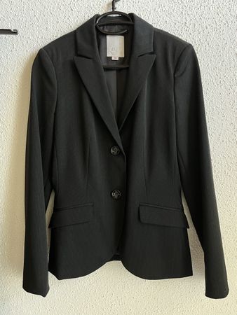 Schwarzer Anzug (Blazer + Hose) - S. Oliver