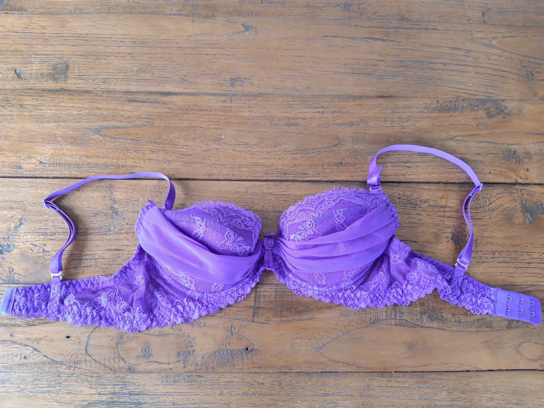 Altra biancheria intima: Violettes Set BH, Tanga, Strapsengürtel Spitze – Usato da Feuerthalen venduto da tanatha_st 1