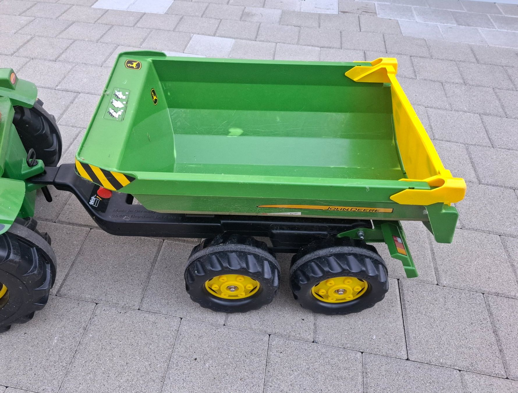 John Deere Fahrzeuge für Kinder: John Deere Trettraktor mit Anhänger – Gebraucht aus Reichenburg von SuperTremp 1