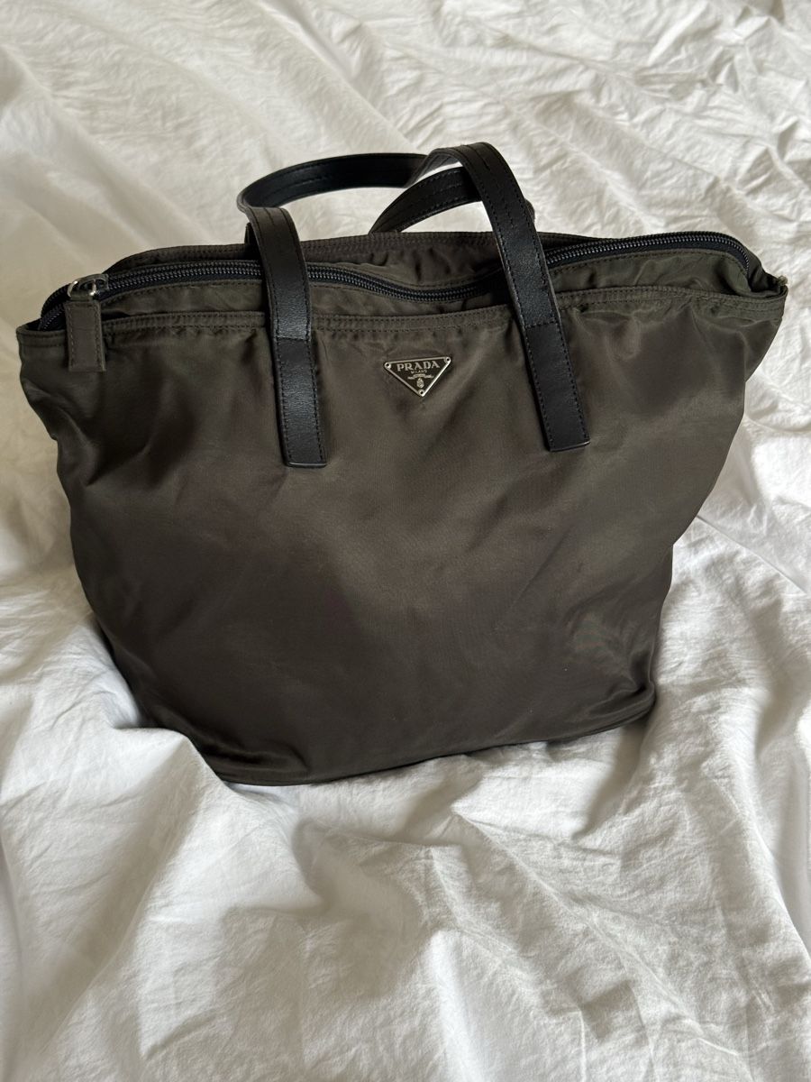 Prada Taschen: Prada nylon bag – Gebraucht aus Zürich von tae_6828 1