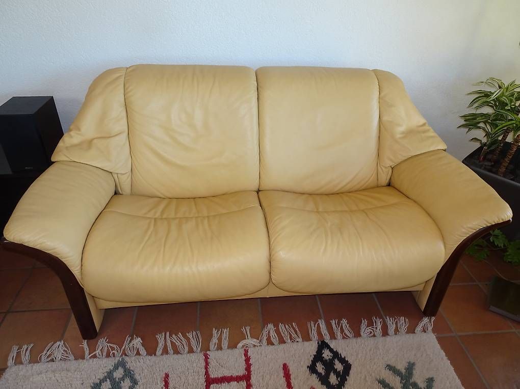 Stressless Sofas: Canapé en cuir SRESSLESS – D'occasion à Coffrane par Skukuza 1
