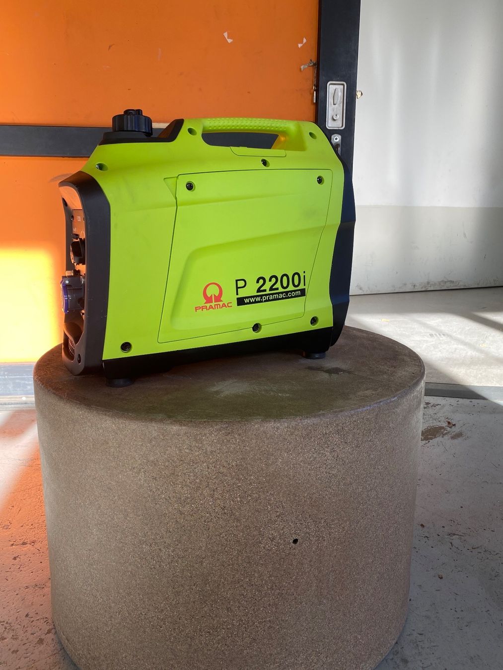 Pramac Generatori di corrente: Generator Pramac P2200i – Usato da Huttwil venduto da Alyssa8