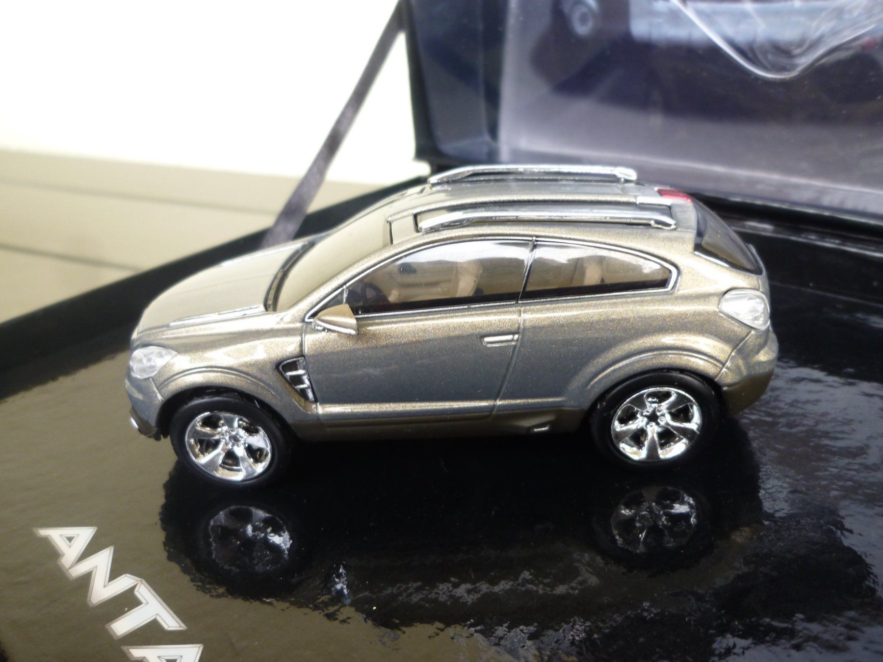 Norev Modellini d'auto: Opel Antara GTC – Nuovo e nell'imballaggio originale da Flawil venduto da Imperiosud 4