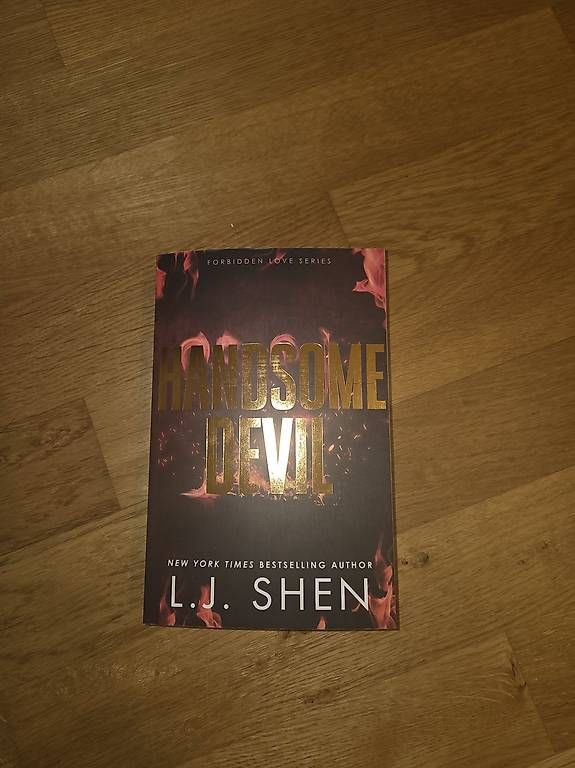 Libri: NEU: Handsome Devil – Usato da Zumikon venduto da CiaVS 1