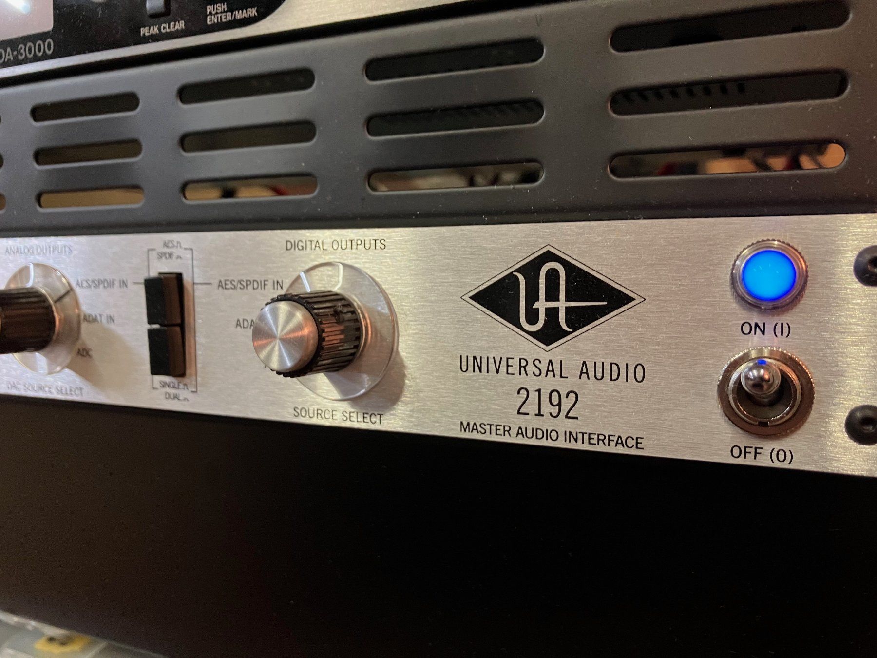 Studioequipment: Universal Audio UA 2192 2-Kanal DA/AD Wandler Interface – Gebraucht aus Luzern von Cosmonaut 1