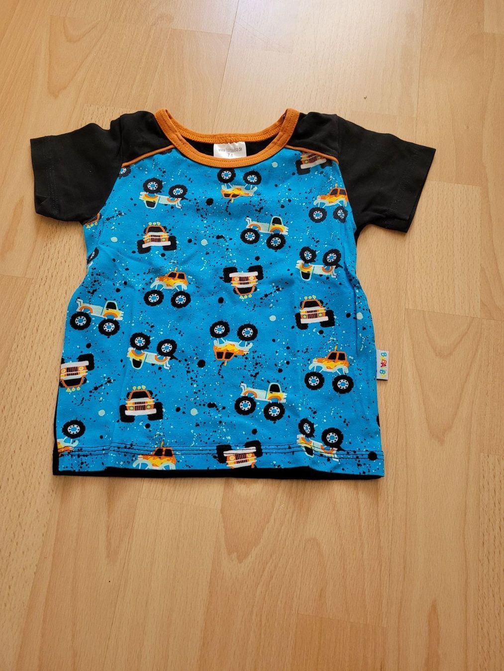 Hemden, Tops & T-Shirts: T-Shirt Babauba – Gebraucht aus Inwil von Flower2325
