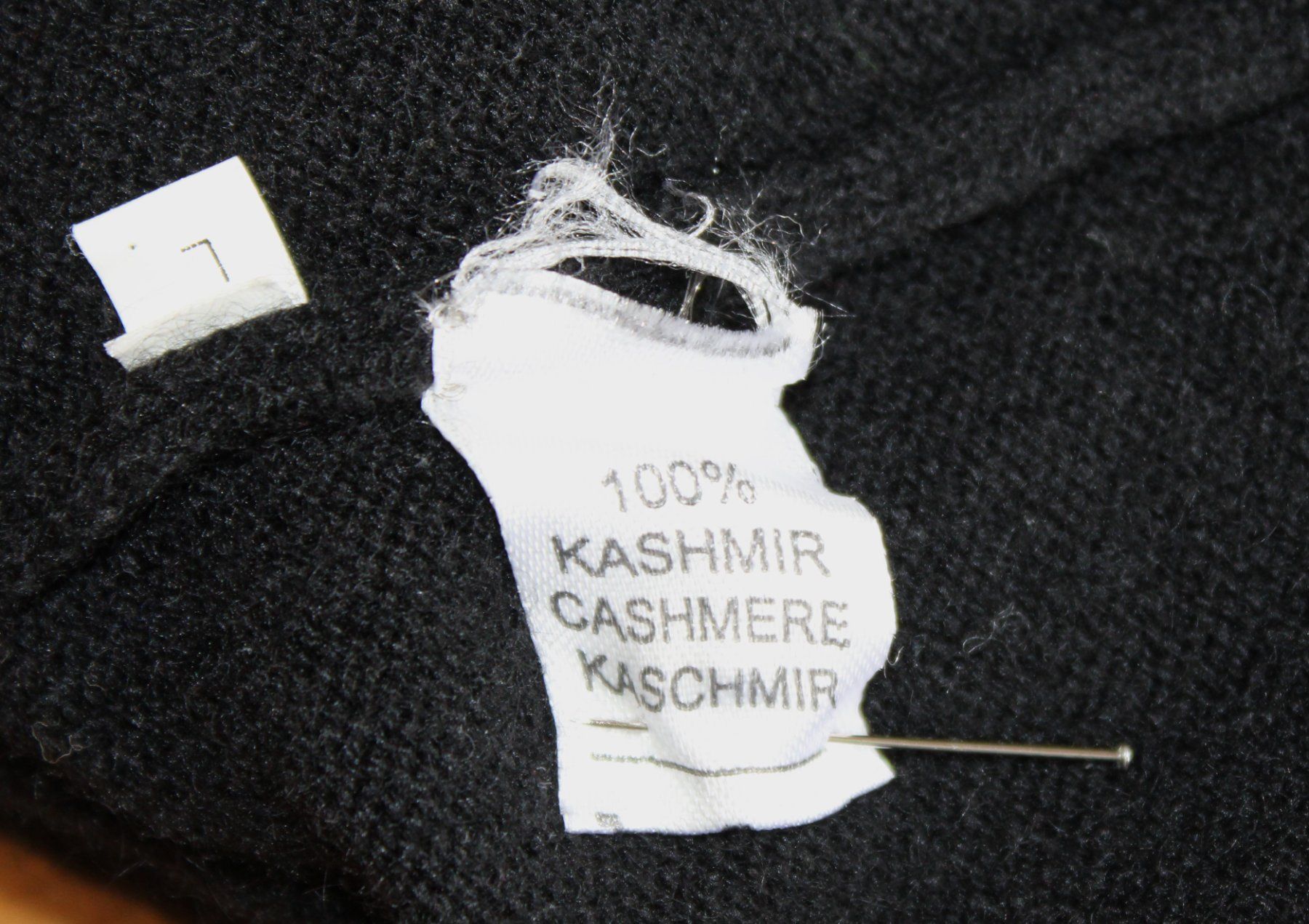 Maglioni & Felpe: Kaschmir-Pullover – Usato da Schaan venduto da antikes_und_kurioses 5