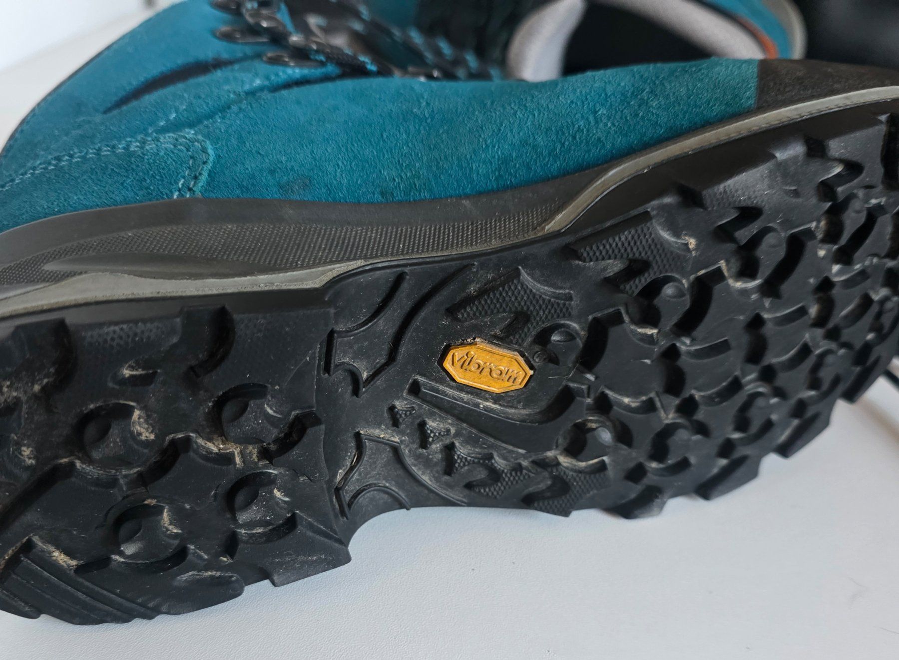 Lowa Chaussures femmes: Lowa Wanderschuhe Gr. 39 Gore-tex – D'occasion à Feldis/Veulden par vademecum 5