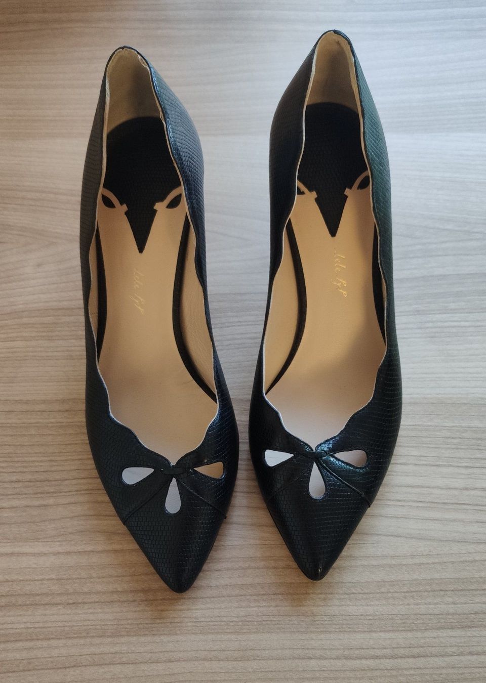 Scarpe da donna: LELE PYP black pump shoes – Usato da Zug venduto da LindaManga