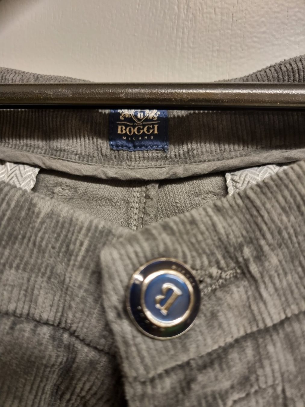 Pantaloni: Hose von Boggi – Usato da Gossau Zh venduto da A-Terrinha 3
