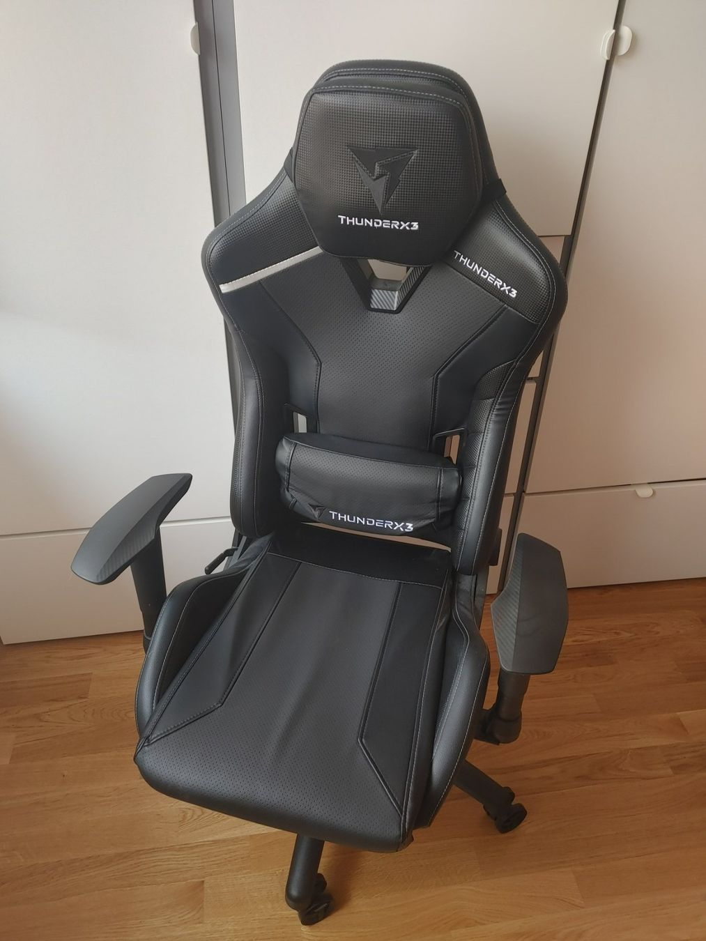 Sedie: Thunder X3 TC3 All Black Gaming- / Bürostuhl – Nuovo (secondo la descrizione) da St. Gallen venduto da cabbageindustries 1