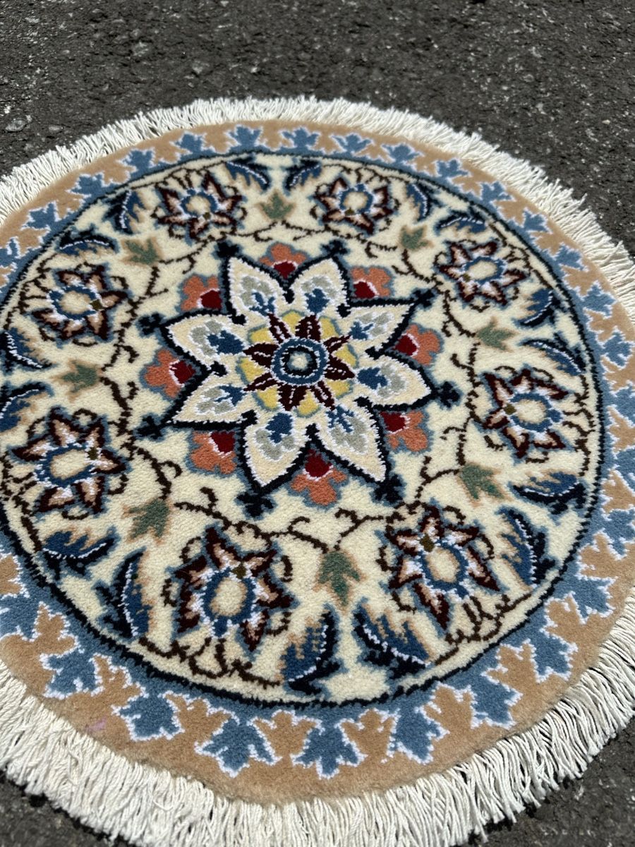Teppiche: Rundteppich Blumenmuster neuwertig – Neu (gemäss Beschreibung) aus Schwende von weesli 2