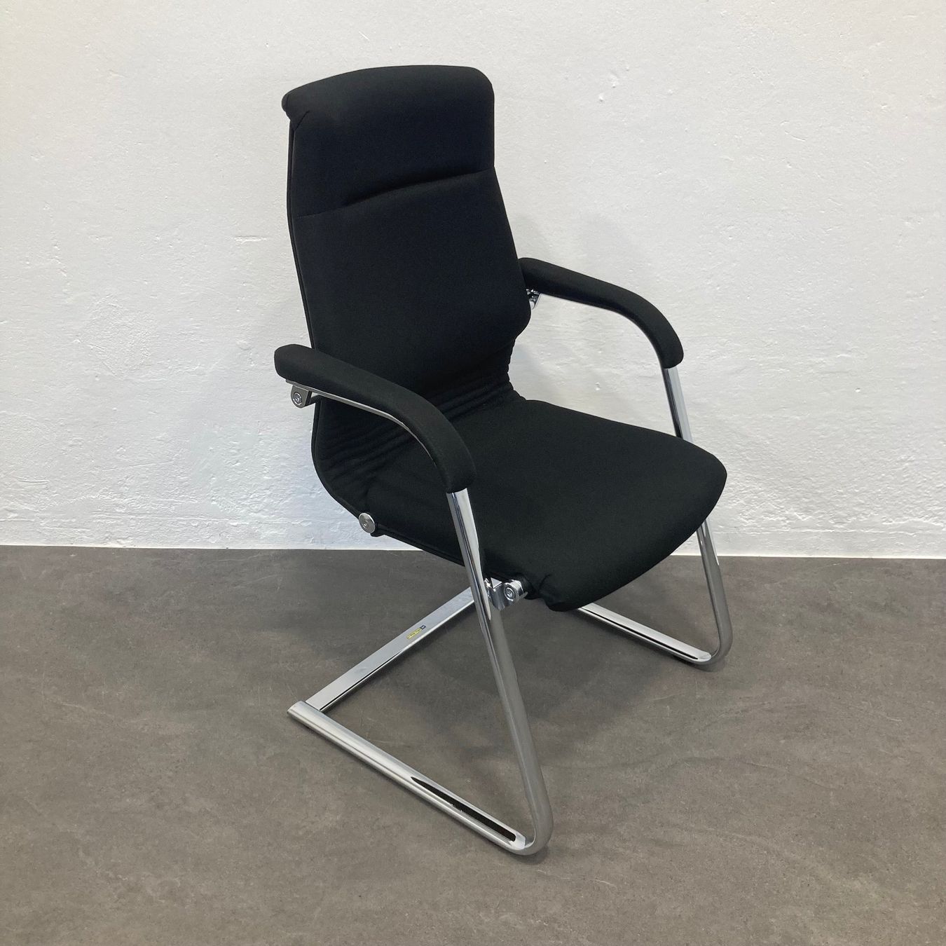 Girsberger Sedie: Girsberger Trilax Freischwinger – Usato da Schönenwerd venduto da mcofficeshop 1