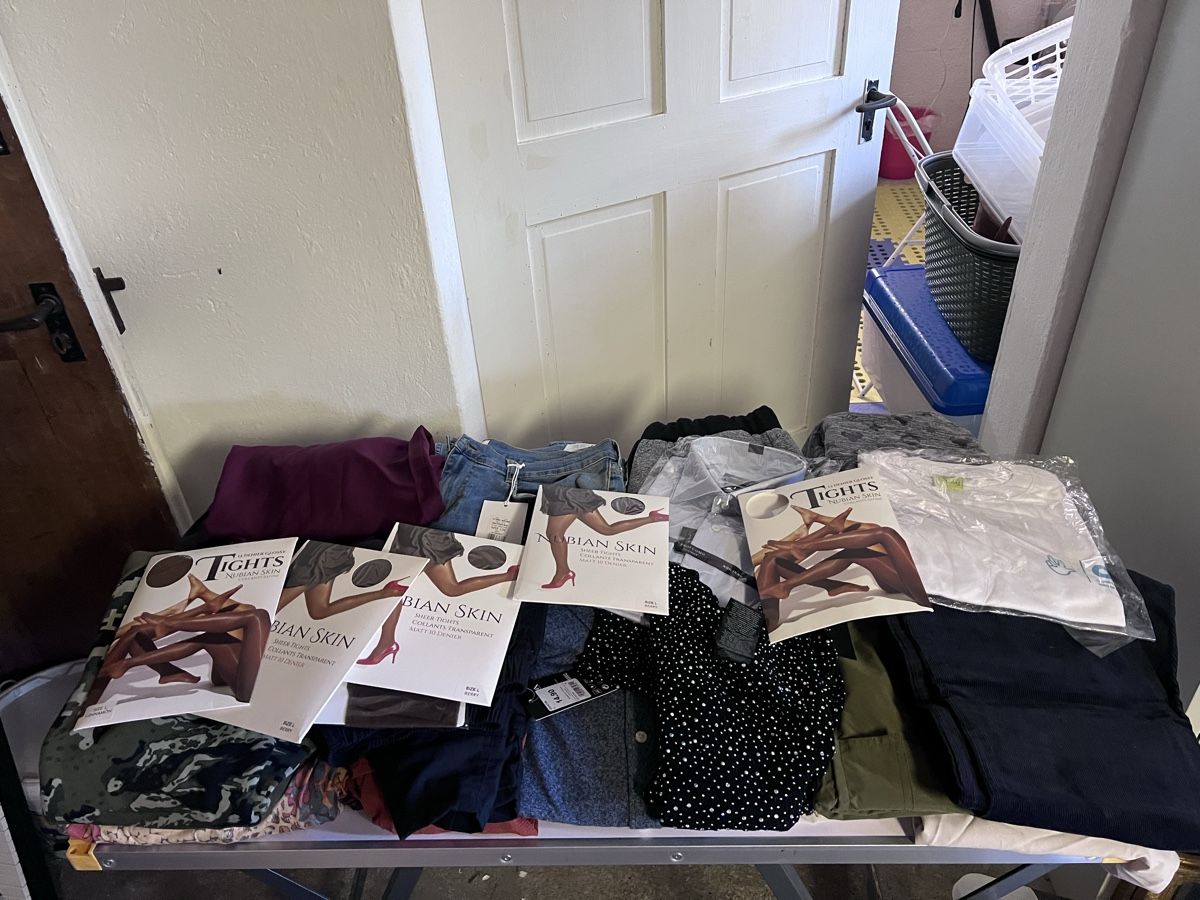 Lotti di vestiti: Kleiderpaket Damen (15) – Usato da Glattfelden venduto da maa_qcj8
