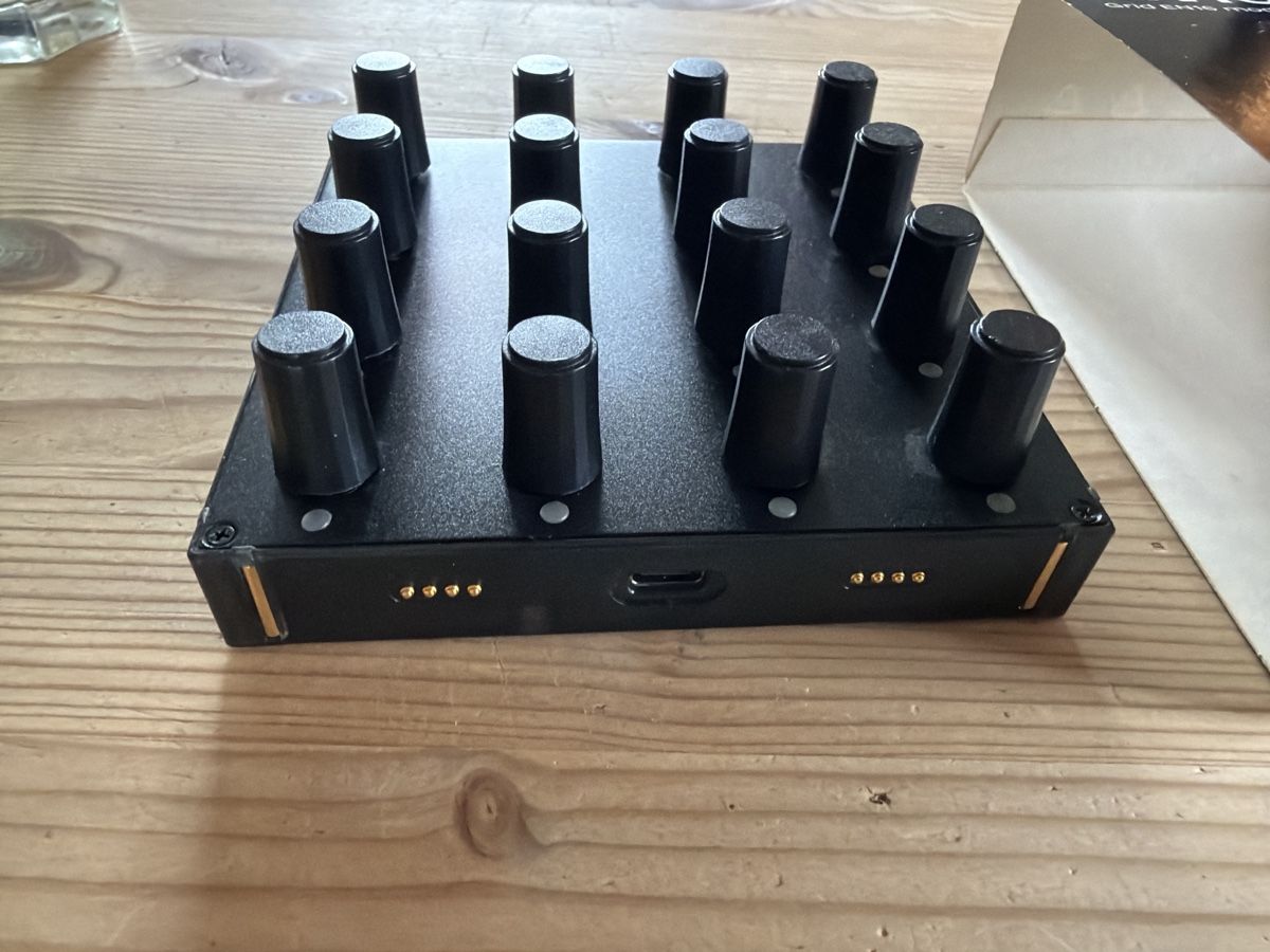 Musikinstrumente: Intech studio EN16 Grid Controller guter Zustand – Gebraucht aus Gelterfingen von celli05 2