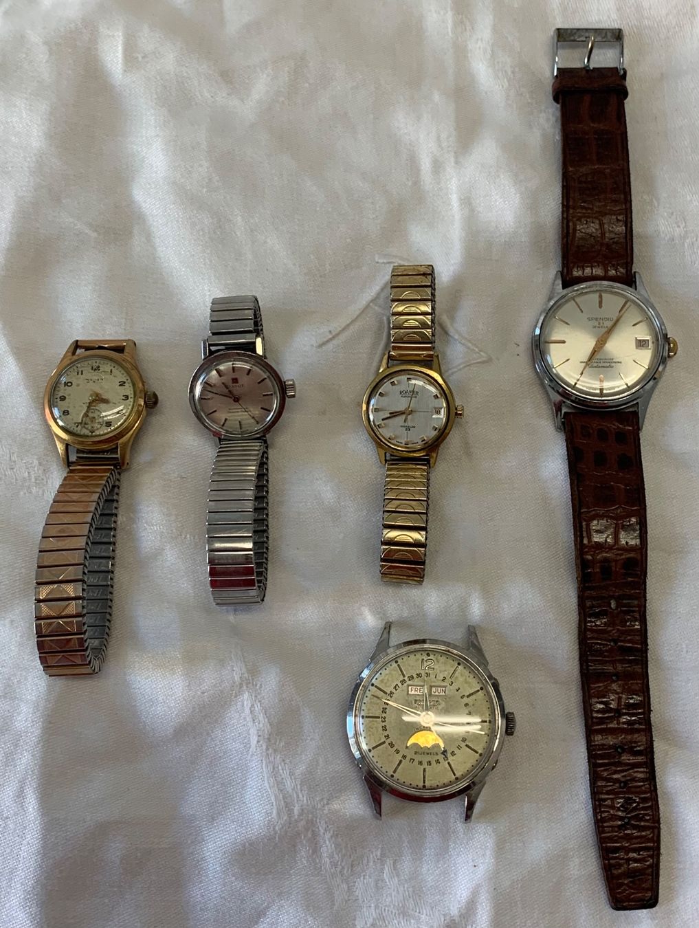 Orologi: 5 Alte Uhren mit Handaufzug! – Usato da Brunnen venduto da Allerwaren