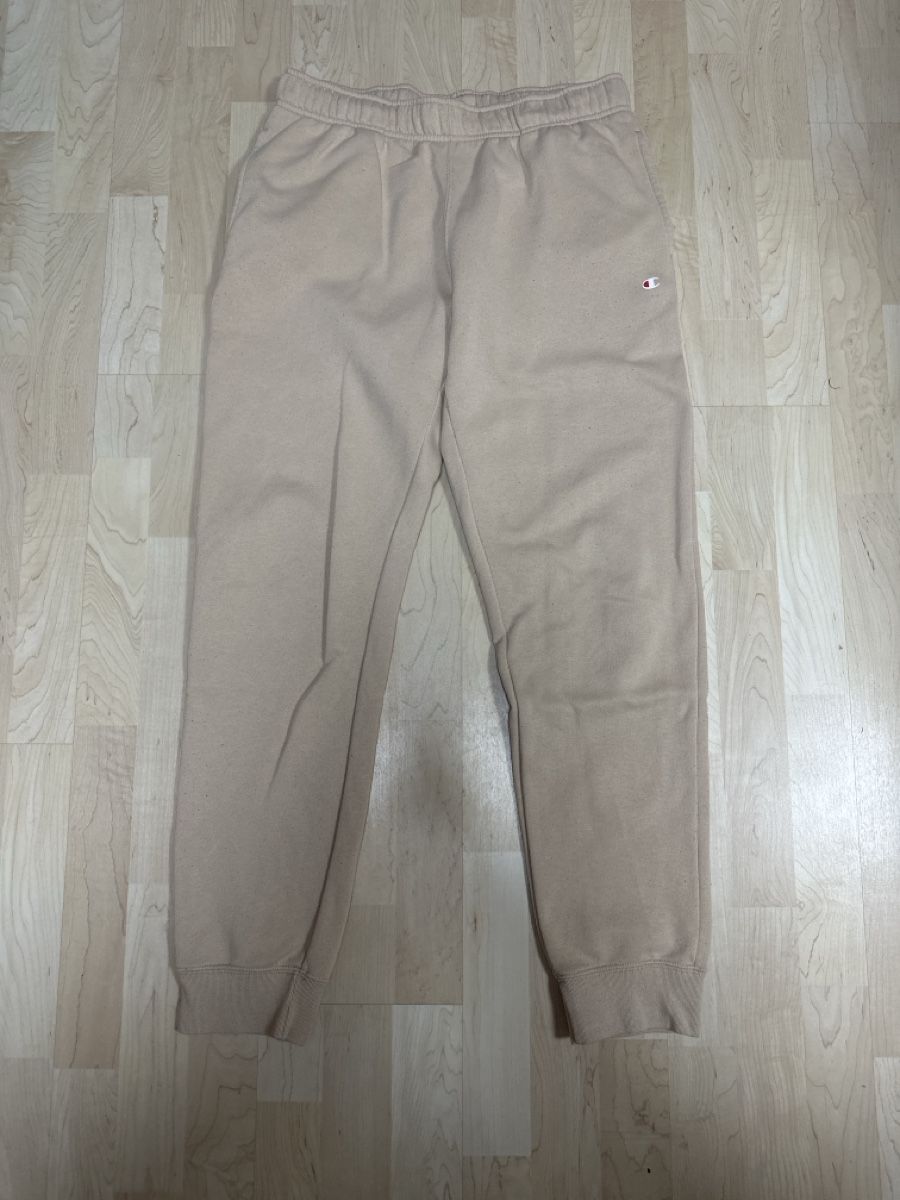 Champion Hosen: Champion Trainingshose beige Grösse L  – Gebraucht aus Bassersdorf von Bryan-00