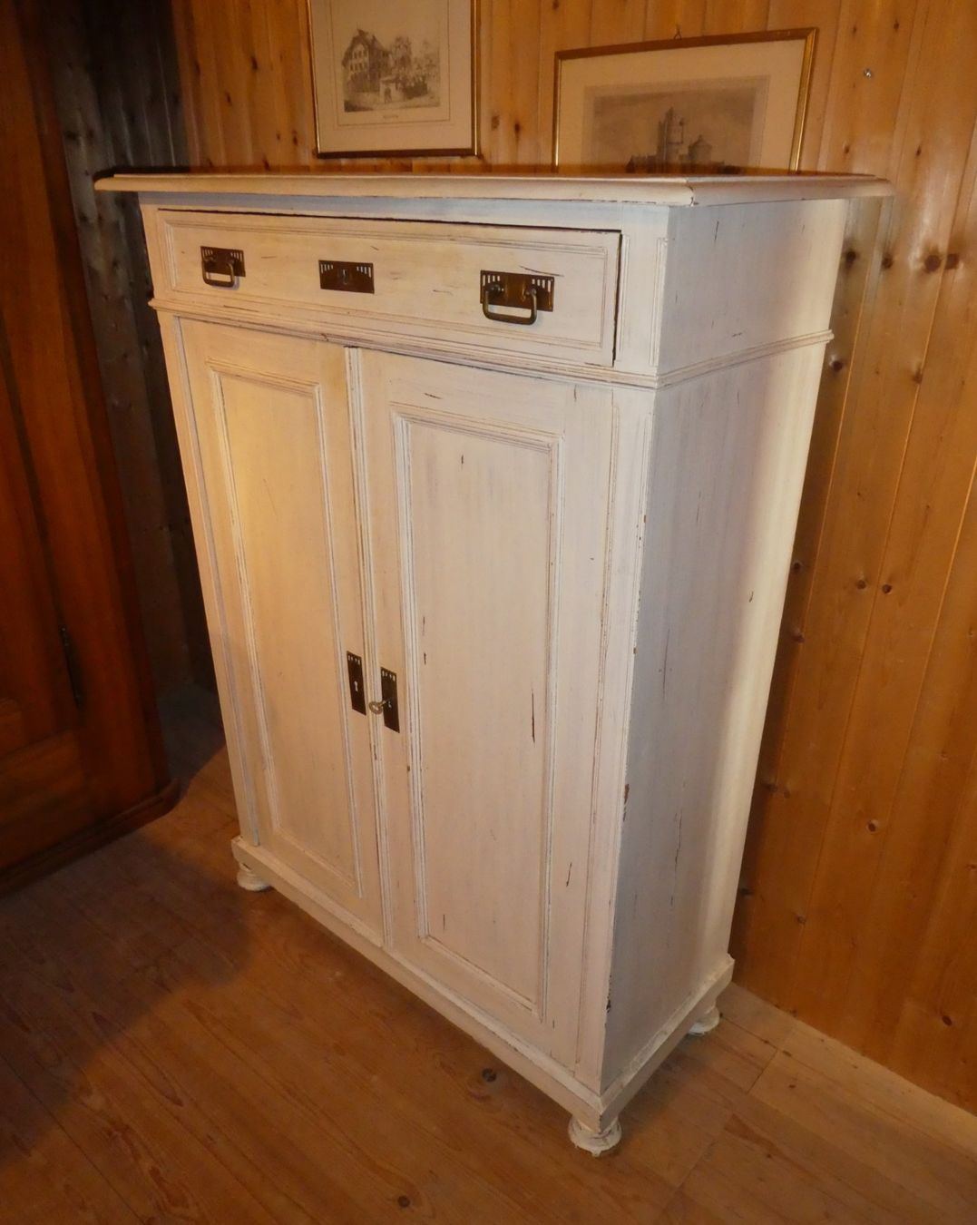 Armadi: shabby chic Schränkli – Usato da stans venduto da huezer 1